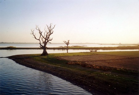 Lake Taungthaman