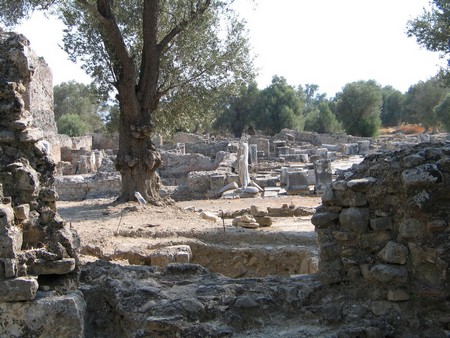 Crete: hiking, diving and exploring ancient remains