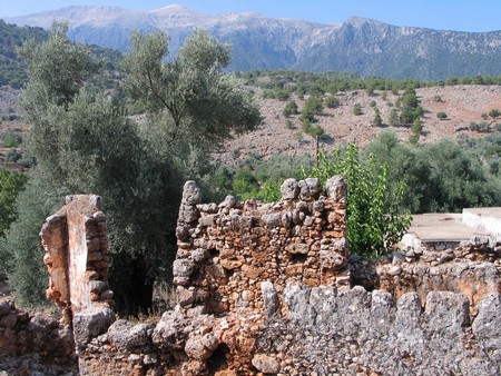Crete: hiking, diving and exploring ancient remains