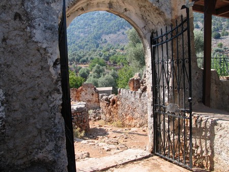 Crete: hiking, diving and exploring ancient remains