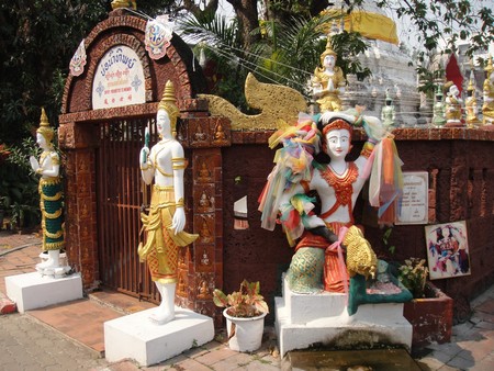 Thailand; land of temples, good food and lovely people
